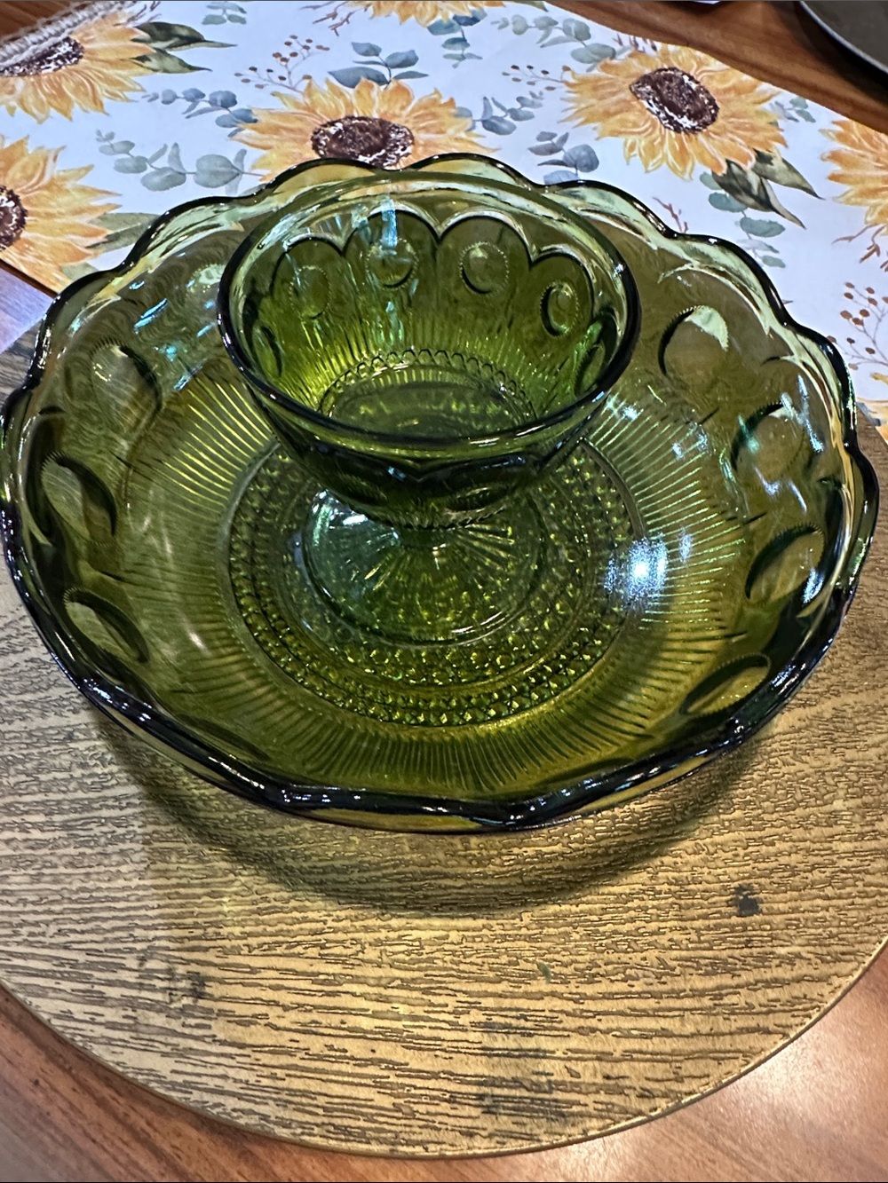 Anchor Hocking vintage thumbprint Green Glass Chip and Dip Serving Bowl